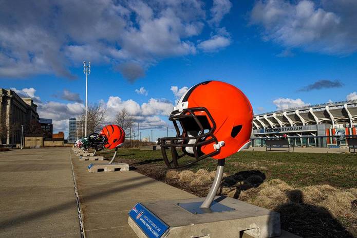 PEPSI NFL HELMETS FEATURING 32 TEAMS CREATE LARGER THAN LIFE EXPERIENCE  IN DOWNTOWN CLEVELAND’S MAL